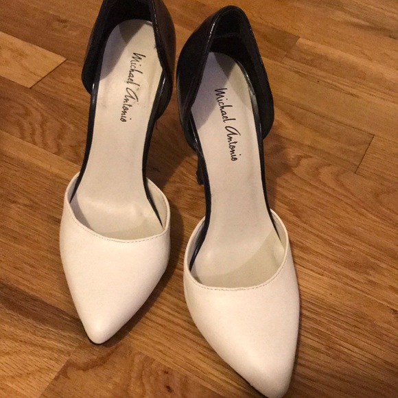 White and black heels! - Picture 2 of 5